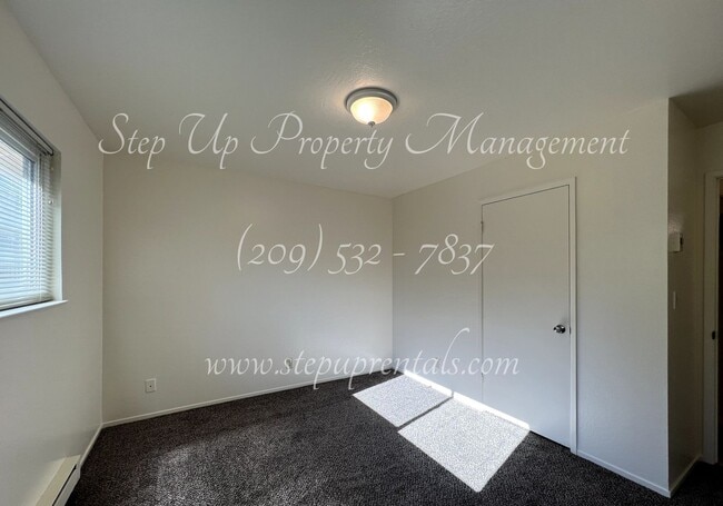 Building Photo - 19199 Beauchamp Dr