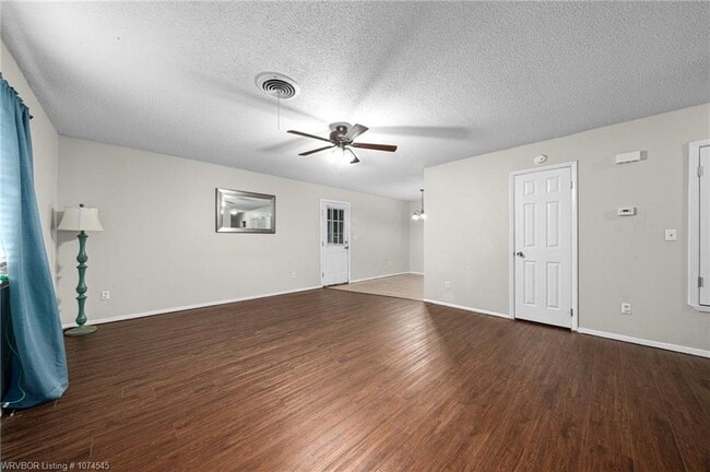 Building Photo - 502 8th St