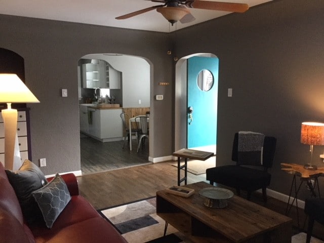 Building Photo - 1015 Forest Ave