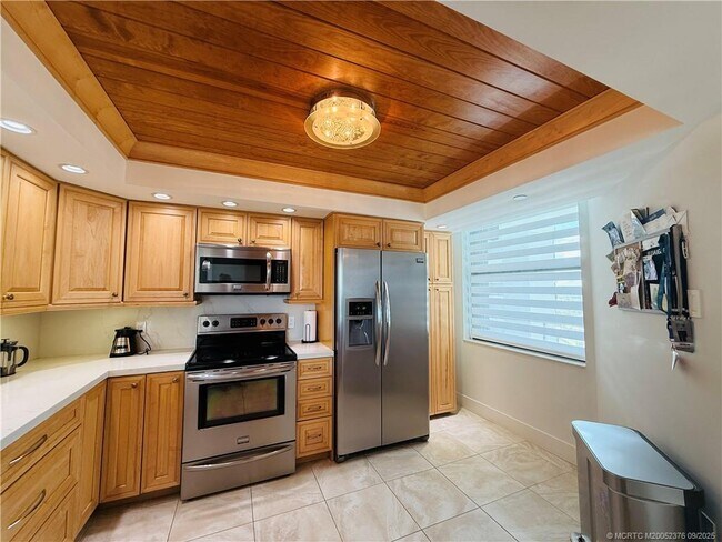 Building Photo - 8800 S Ocean Dr