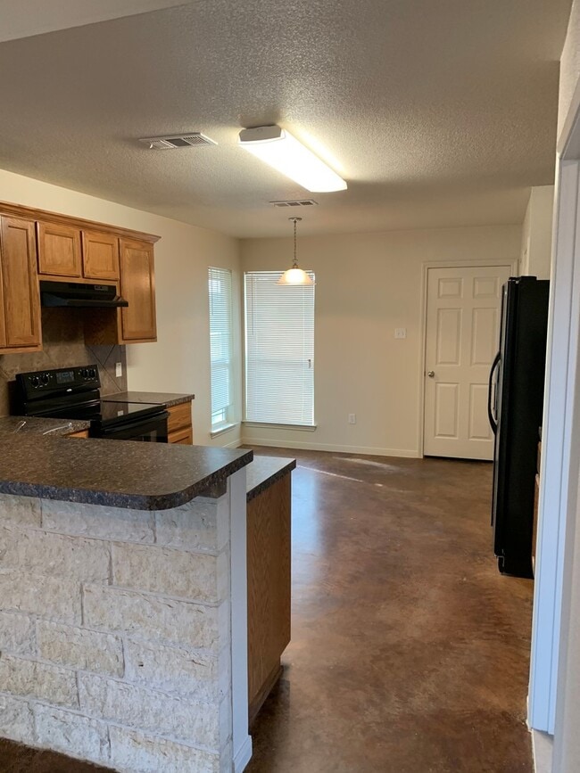 Building Photo - 4 Bdrm 2.25 Bath in Copperas Cove