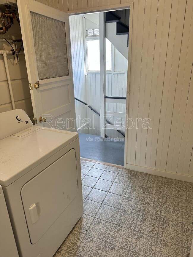 Building Photo - 1192 Pacific Ave