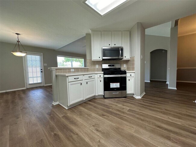 Building Photo - 3031 Valley Ct
