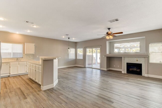 Building Photo - 1 Story in Summerlin - Fresh Carpet, Paint, and Luxury Plank!