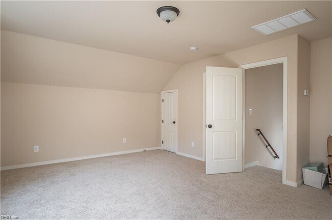 Building Photo - 225 Floridays Way