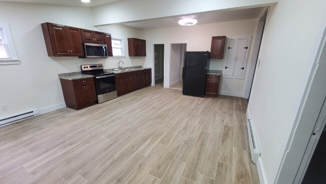 Building Photo - 652 NY-17M