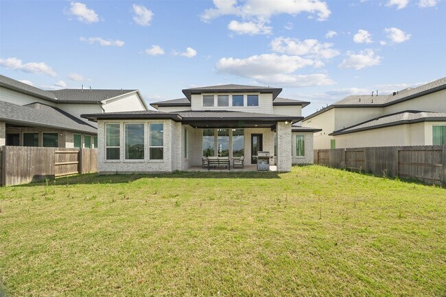 Building Photo - 24418 Green Buffalograss Trl