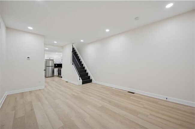 Building Photo - 1819 Judson St