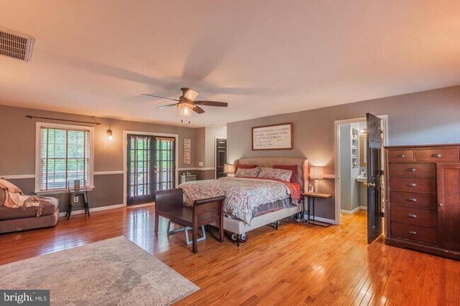 Building Photo - 607 Lancaster St