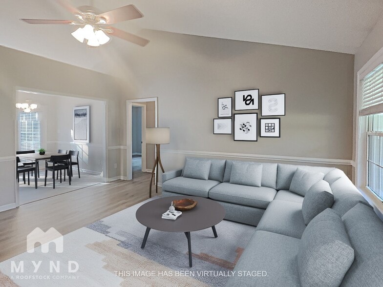 Building Photo - 165 S Ridge Dr