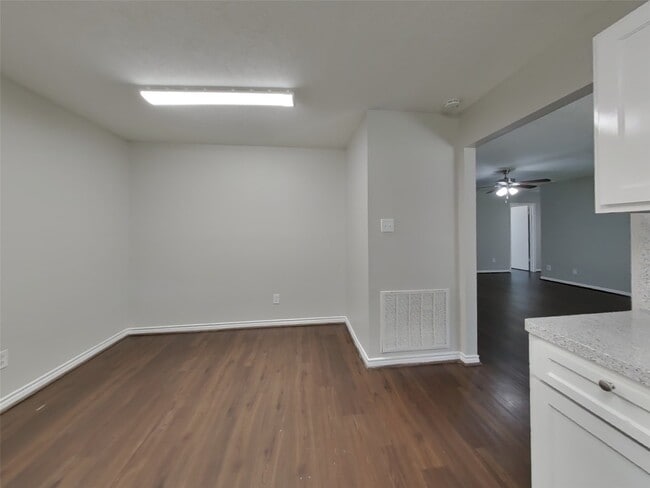 Building Photo - 28707 Binefield St