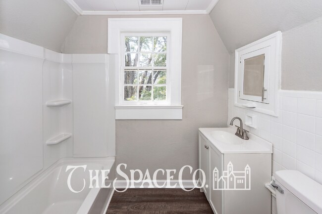 Building Photo - Spacious 4-Bedroom, 4-Bath Home in the Heart of Orangeburg – A Perfect Fit for Comfortable Living!