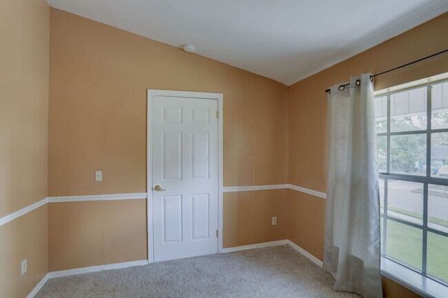 Building Photo - 5212 Abelia Dr