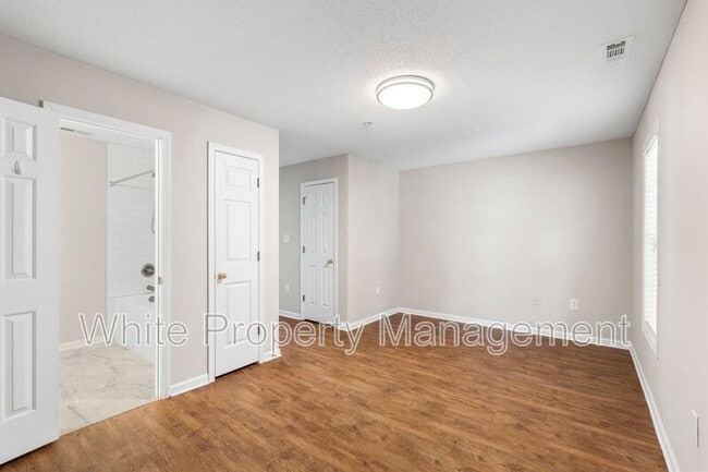 Building Photo - 106 Locomotive Ln