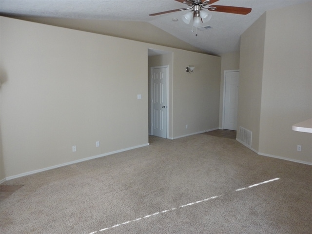 Building Photo - 7044 Glen Hills Dr NE