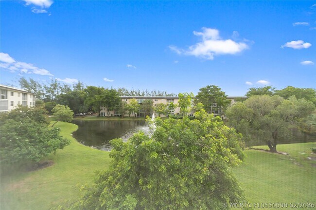 Building Photo - 1801 Eleuthera Point