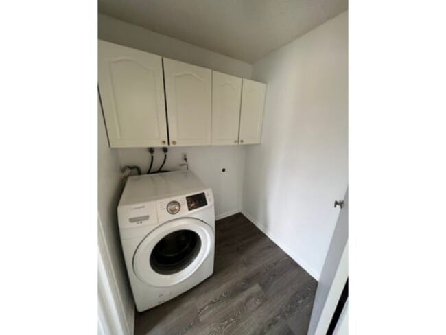 Building Photo - 7644 S Holland Way