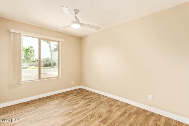 Building Photo - 5320 E Hearn Rd