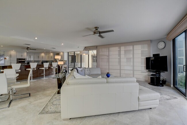 Building Photo - 2155 S Ocean Blvd