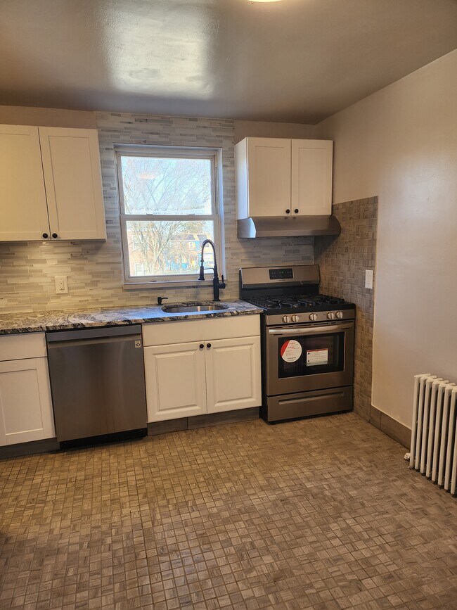 Kitchen - 9 Spruce Ave