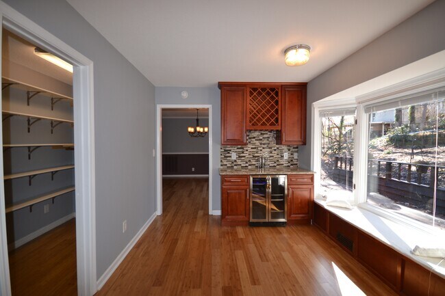 Building Photo - 100 Hyde Ave