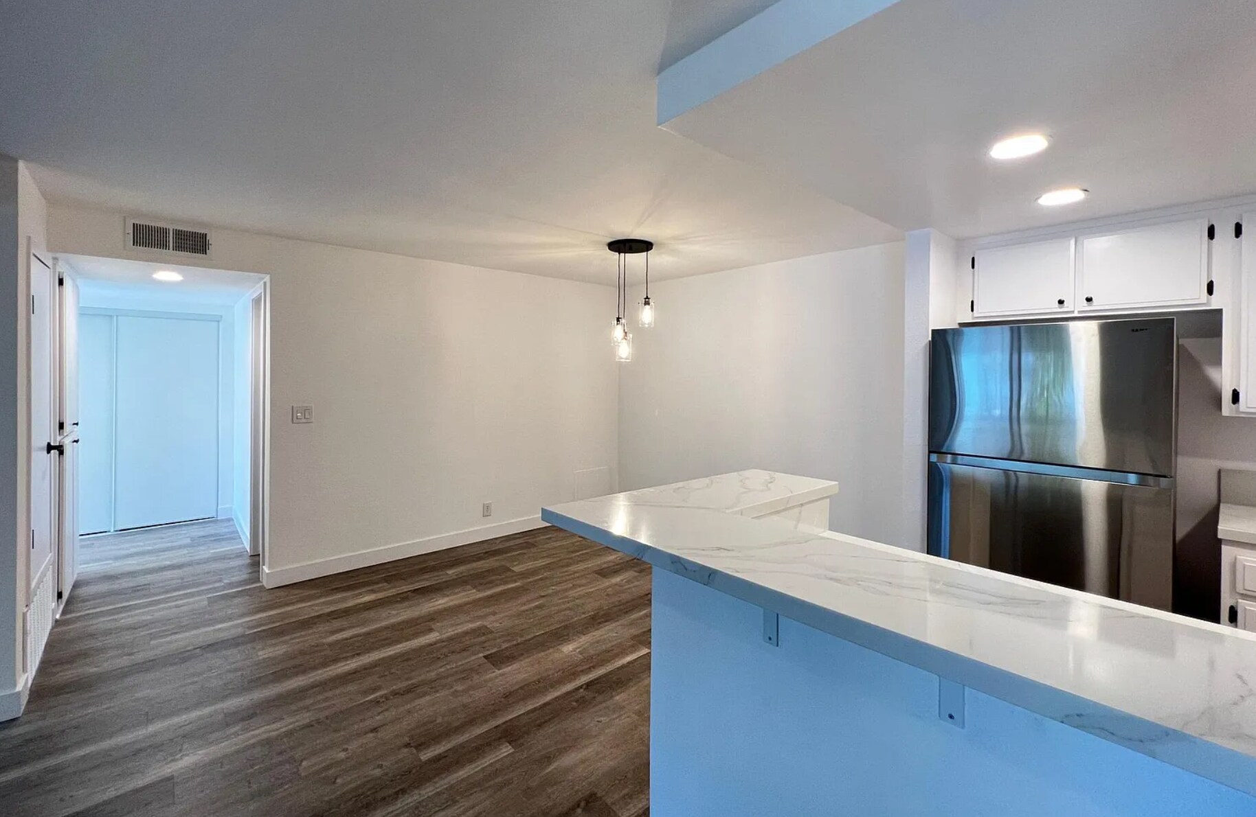 Building Photo - 15511 Sherman Way