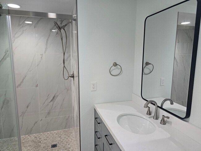 Building Photo - Fully Remodeled 4-Bedroom, 3-Bath Rental H...