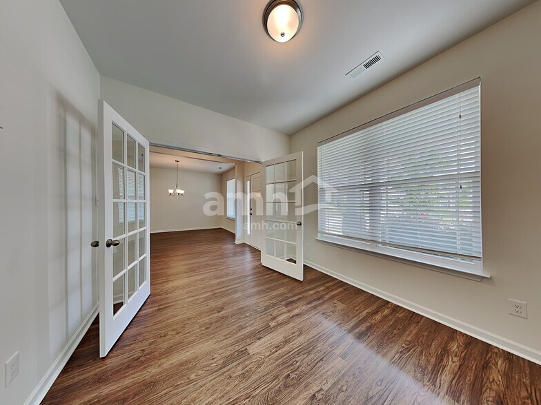 Building Photo - 3110 Ironwood Flat Dr