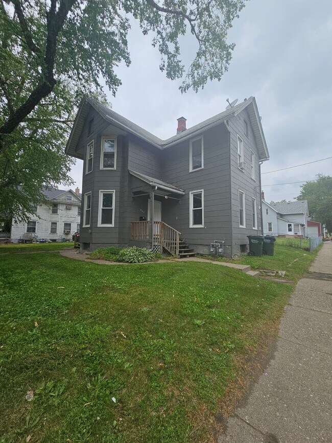Primary Photo - 604 Fillmore St