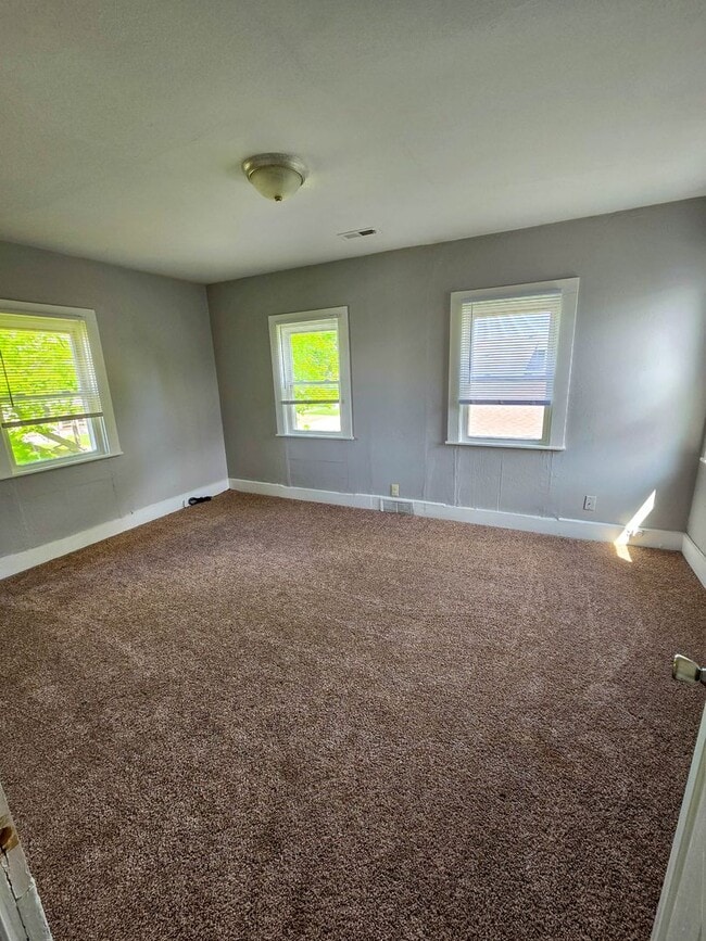Building Photo - Charming 5 Bedroom Home in Aledo with Mode...