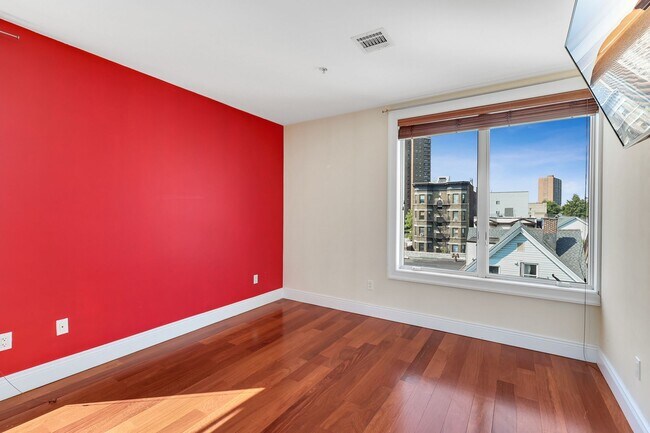 Building Photo - 34-40-40 48th St