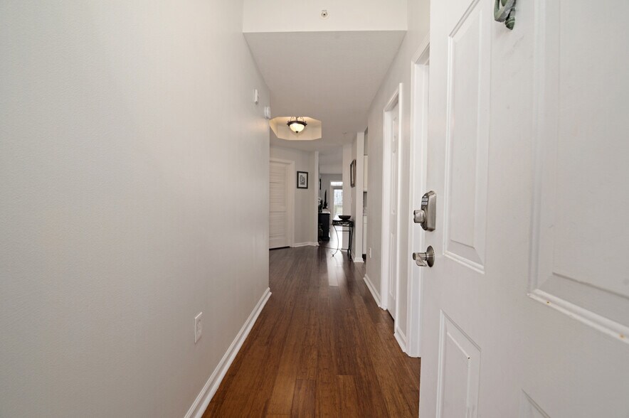 Building Photo - 235 Atlantis Cir