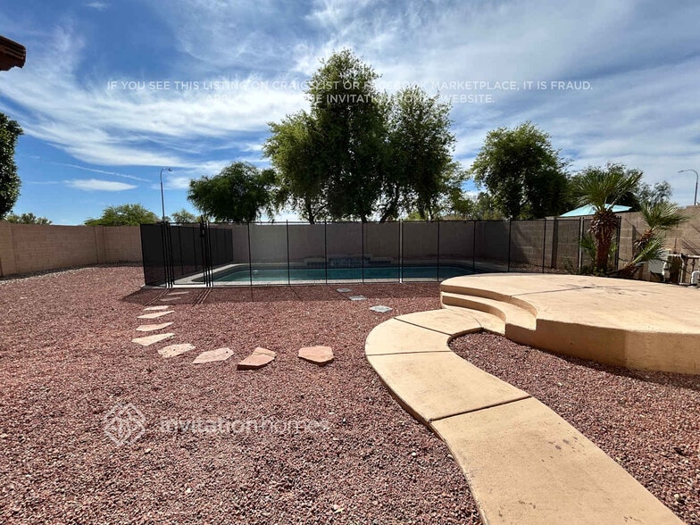 Building Photo - 2438 S 86th Ln