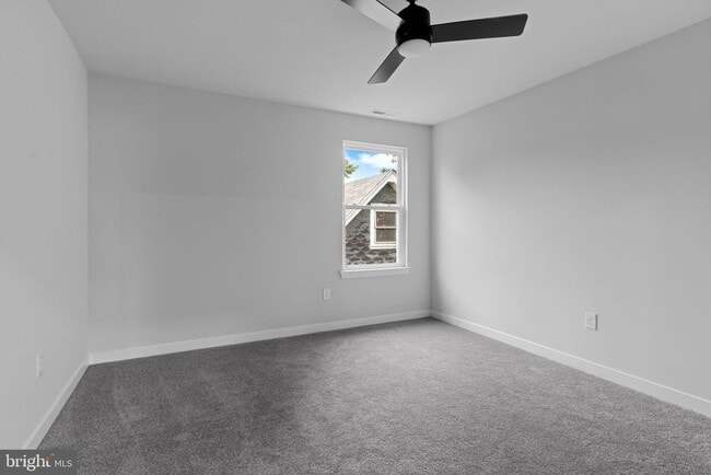 Building Photo - 822 Third Ave
