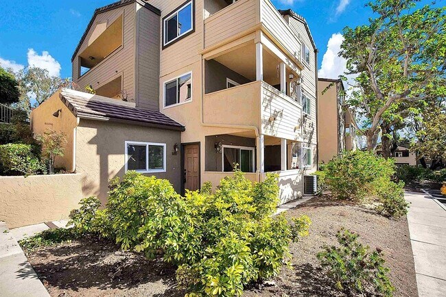 Building Photo - 5054 Los Morros Way