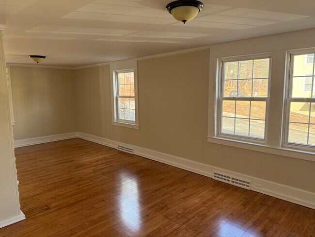 Building Photo - 420 Church St