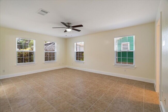 Building Photo - 500 Tillery St