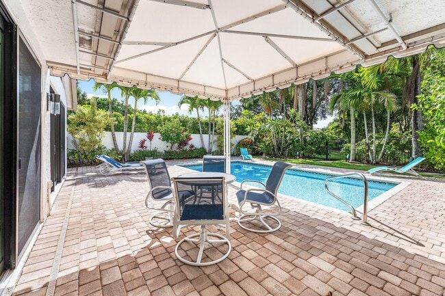 Building Photo - 2601 Sheltingham Dr