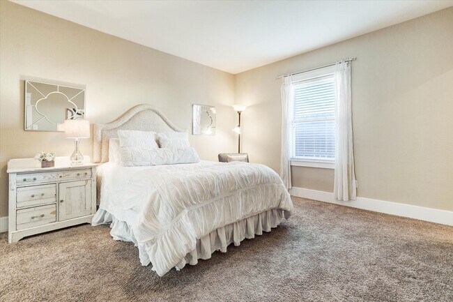 Building Photo - 2546 Bevis St