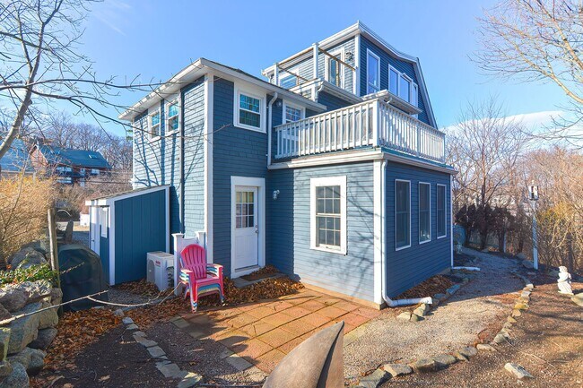 Building Photo - 139R Granite St