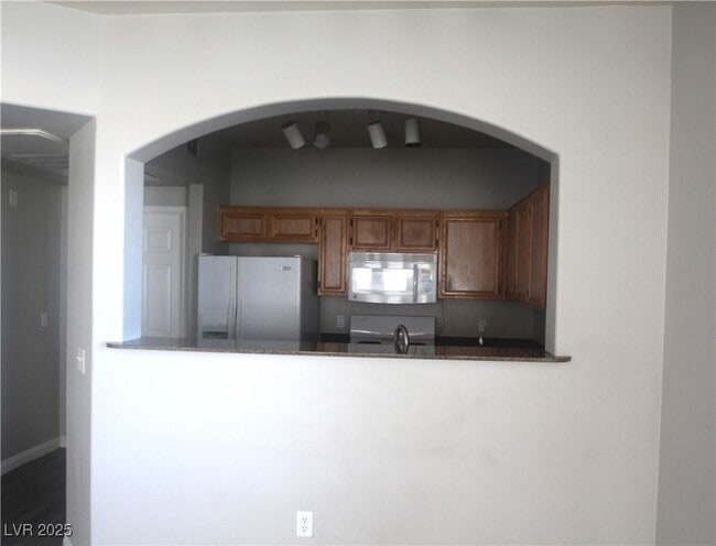 Building Photo - 10550 W Alexander Rd