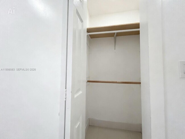 Building Photo - 16082 NE 9th Ct