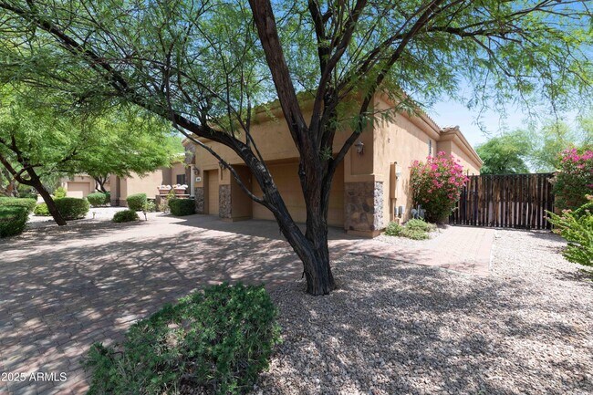 Building Photo - 5416 E Hashknife Rd