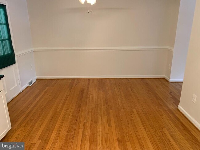Building Photo - 455 Ridgemore St