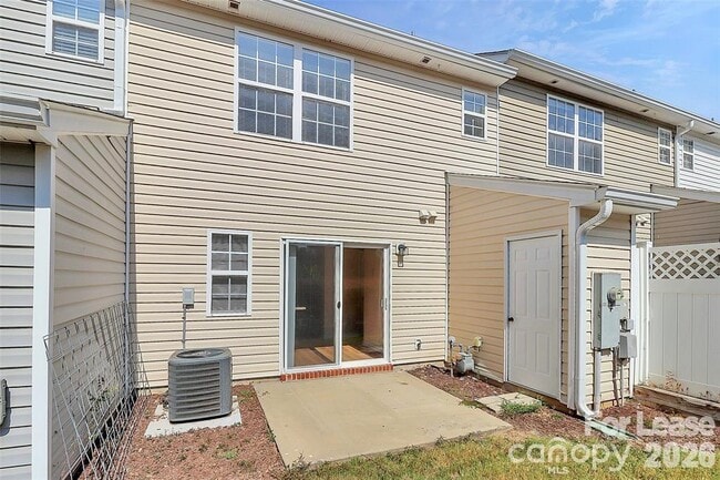 Building Photo - 915 Par One Ct
