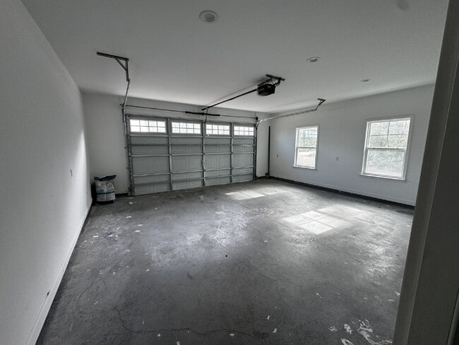 Building Photo - House for Rent