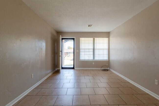 Building Photo - Spacious 3BD/1.BTH Home in Spencer