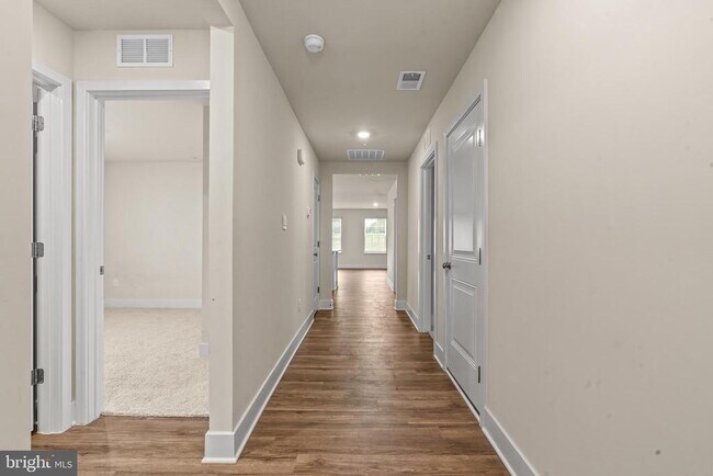 Building Photo - 672 Armstrong Ave