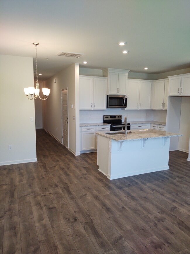 Building Photo - 3316 Deerchase Cir