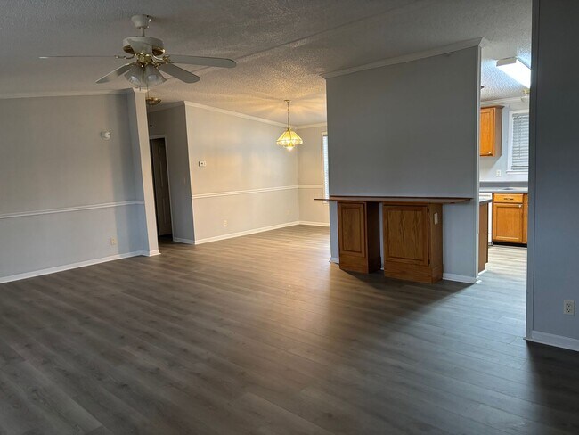 Building Photo - 129 Bayshore Dr